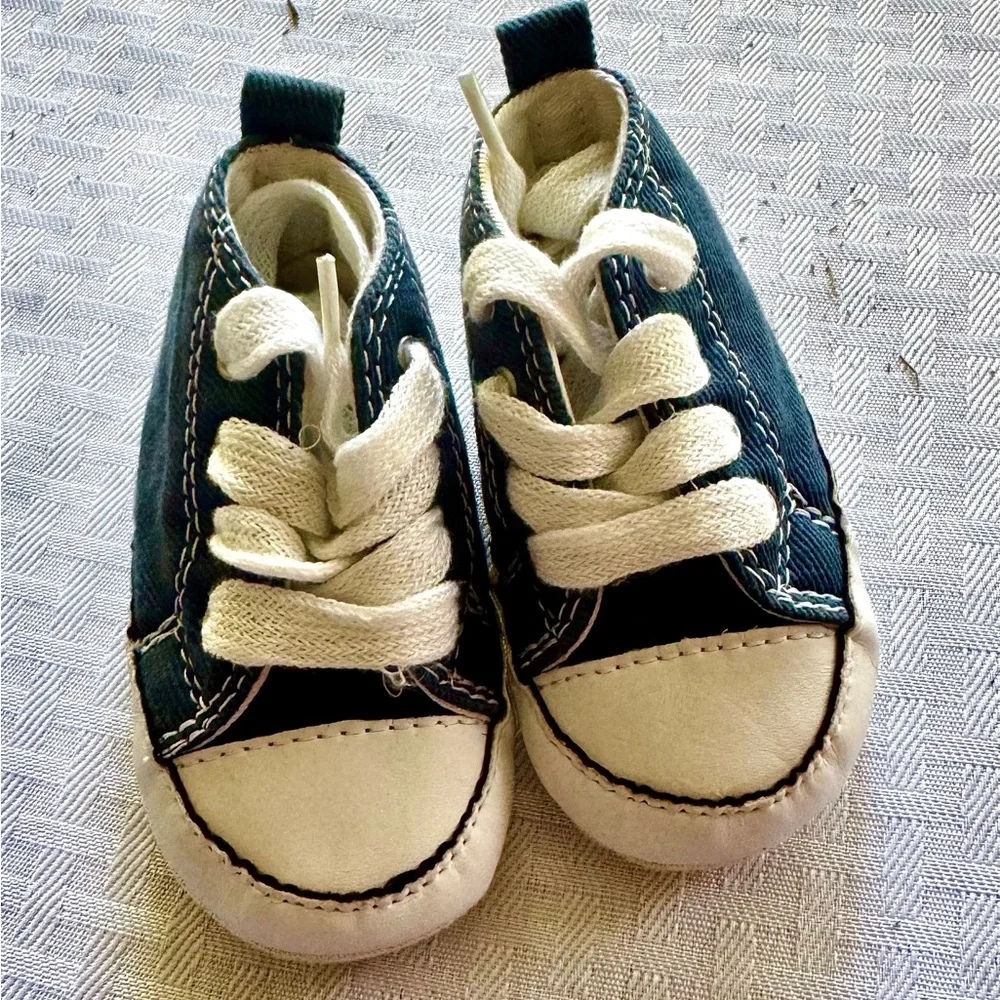 Converse Chuck Taylor Baby Crib Shoes Size 2 Navy‎ Blue Soft Sole Sneakers